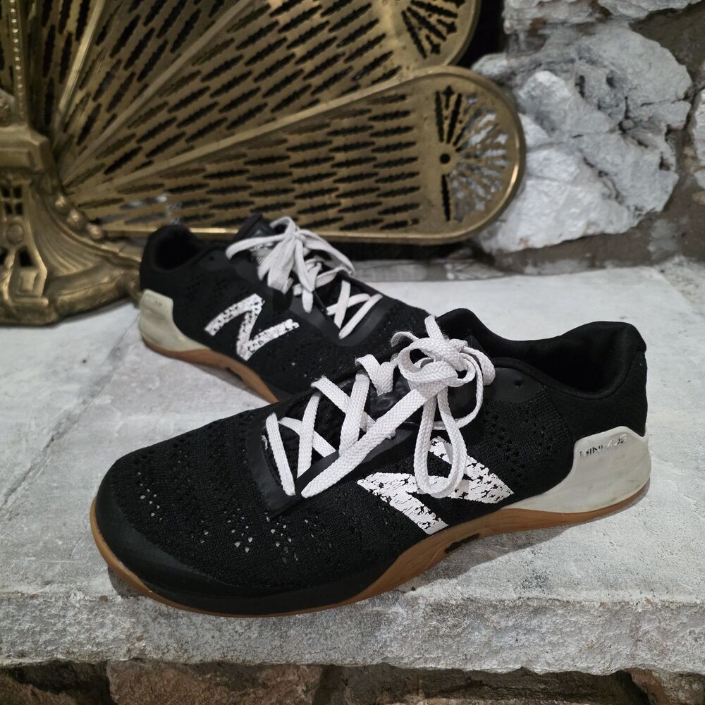 New Balance Minimus Prevail Black White Gum Sole Size 12 2E